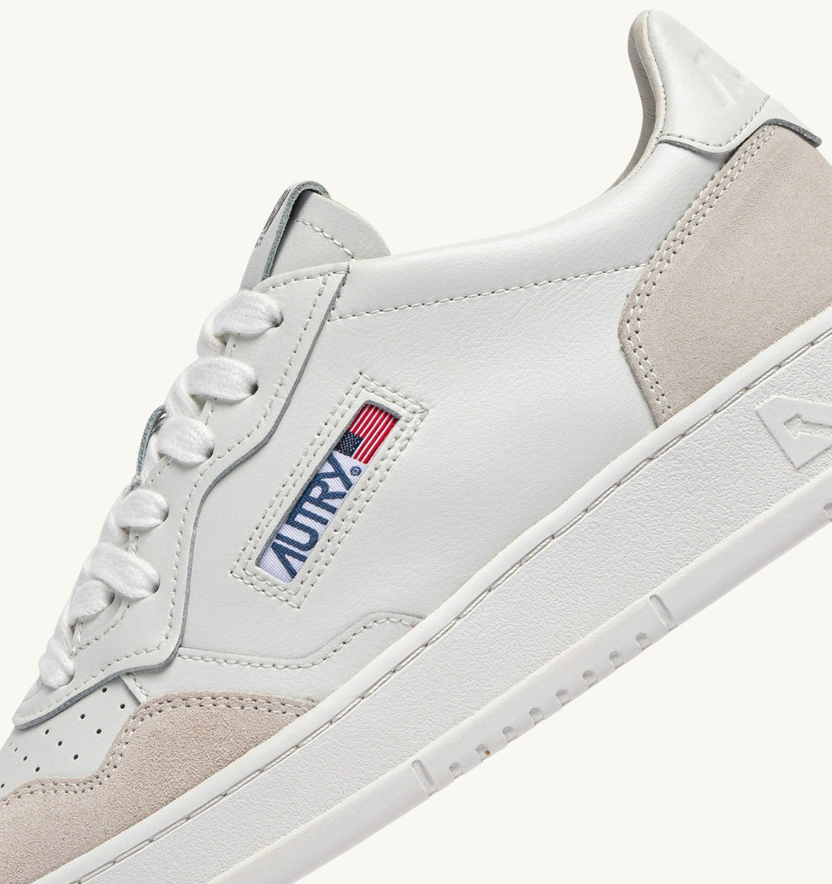 AUTRY MEDALIST LOW SNEAKERS IN WHITE LEATHER AND SUEDE