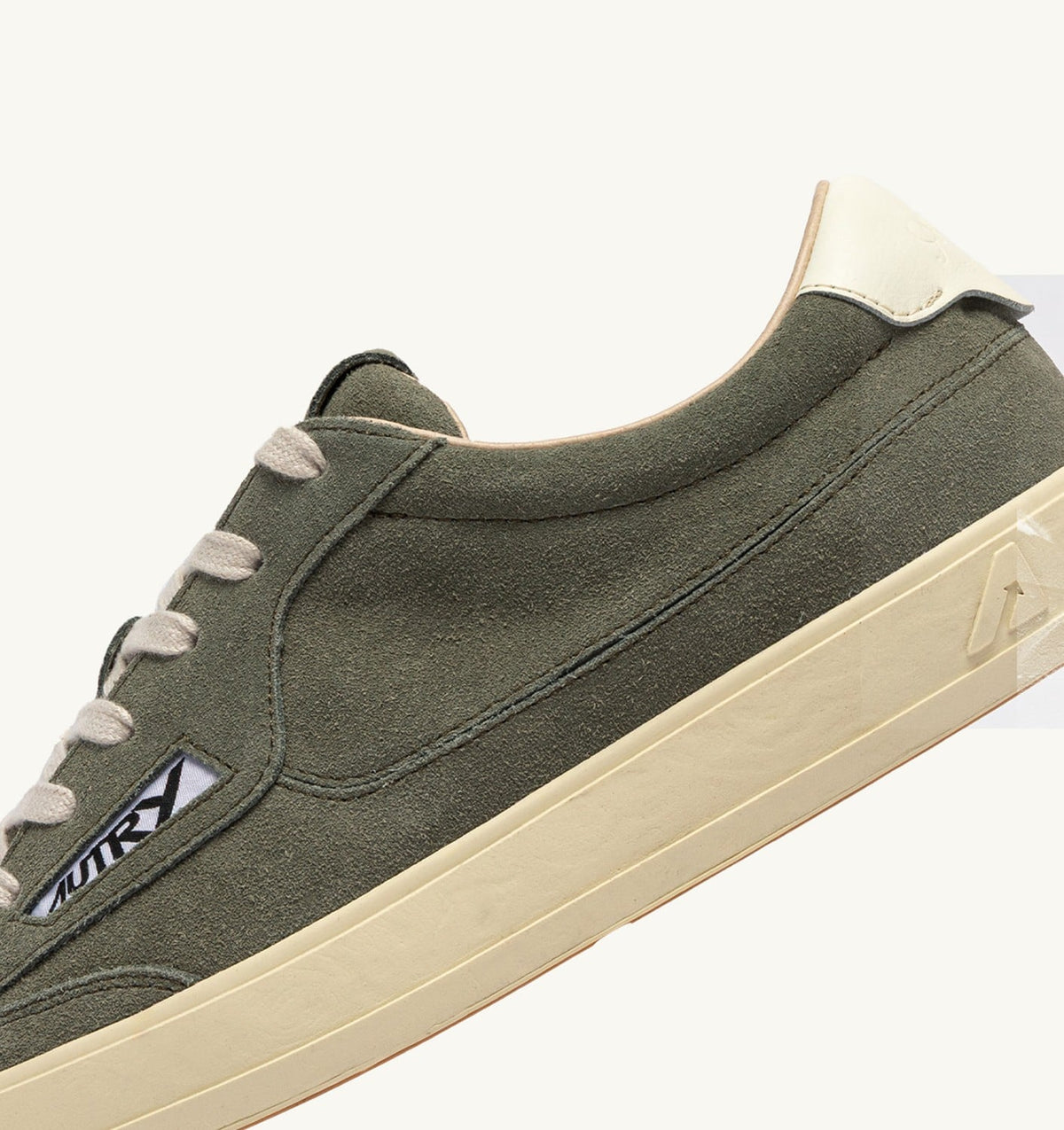 AUTRY WINDSCAPE LOW SNEAKERS IN SMOKED GREEN AND MARSHMALLOW SUEDE
