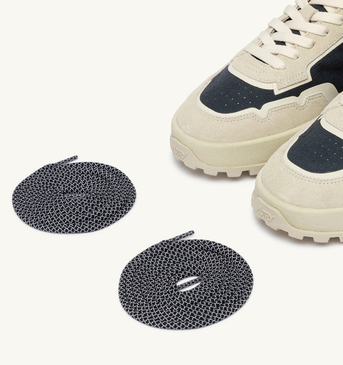 AUTRY WILDPACE LOW SNEAKERS IN WHITE AND SPACE BLUE CORDURA AND SUEDE