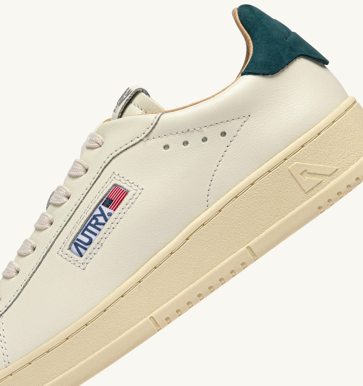 AUTRY DALLAS LOW SNEAKERS IN MARSHMALLOW AND DARK SEA LEATHER