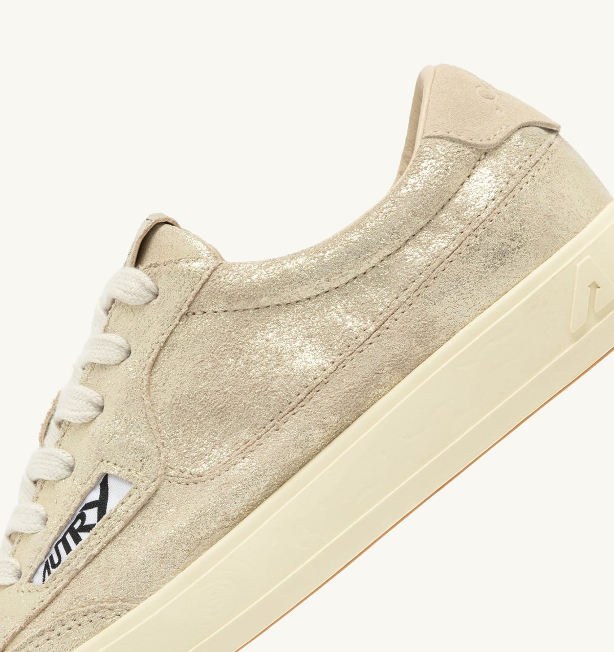 AUTRY WINDSCAPE LOW SNEAKERS IN PLATINUM AND SAND LAMINATED SUEDE