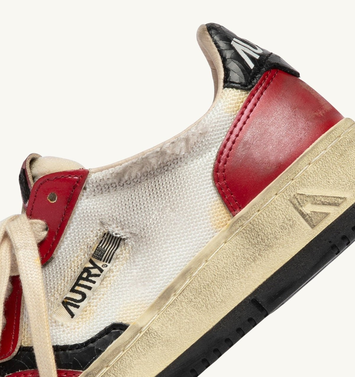 AUTRY MEDALIST LOW SUPER VINTAGE SNEAKERS IN RED LEATHER AND WHITE MESH