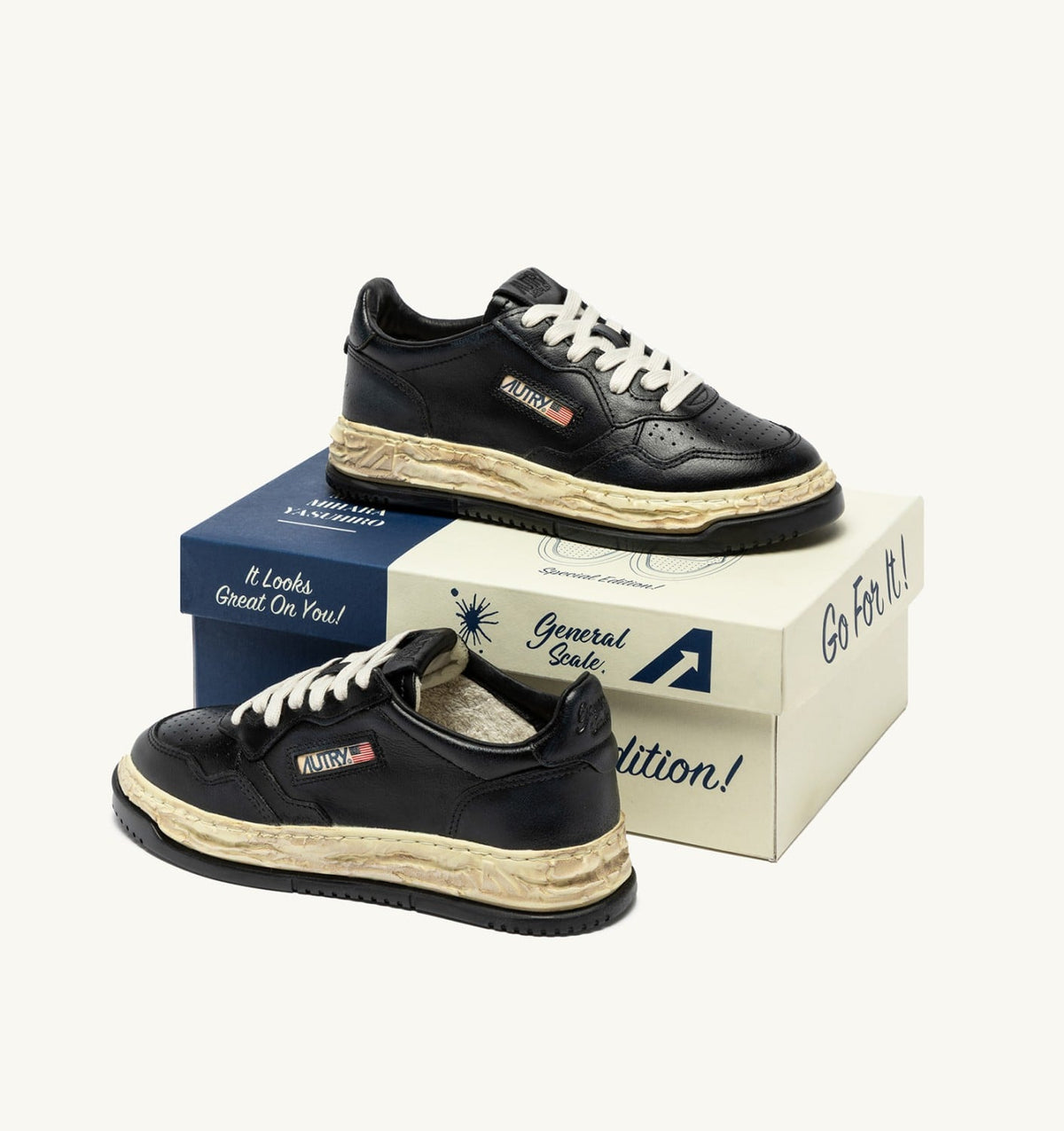AUTRY MEDALIST LOW SUPER VINTAGE 'Autry x Maison MIHARA YASUHIRO General Scale.' SNEAKERS IN BLACK LEATHER