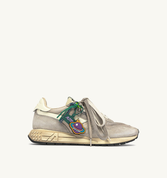 AUTRY REELWIND SUPER VINTAGE SNEAKERS IN WOODSMOKE AND WHITE SUEDE AND NYLON
