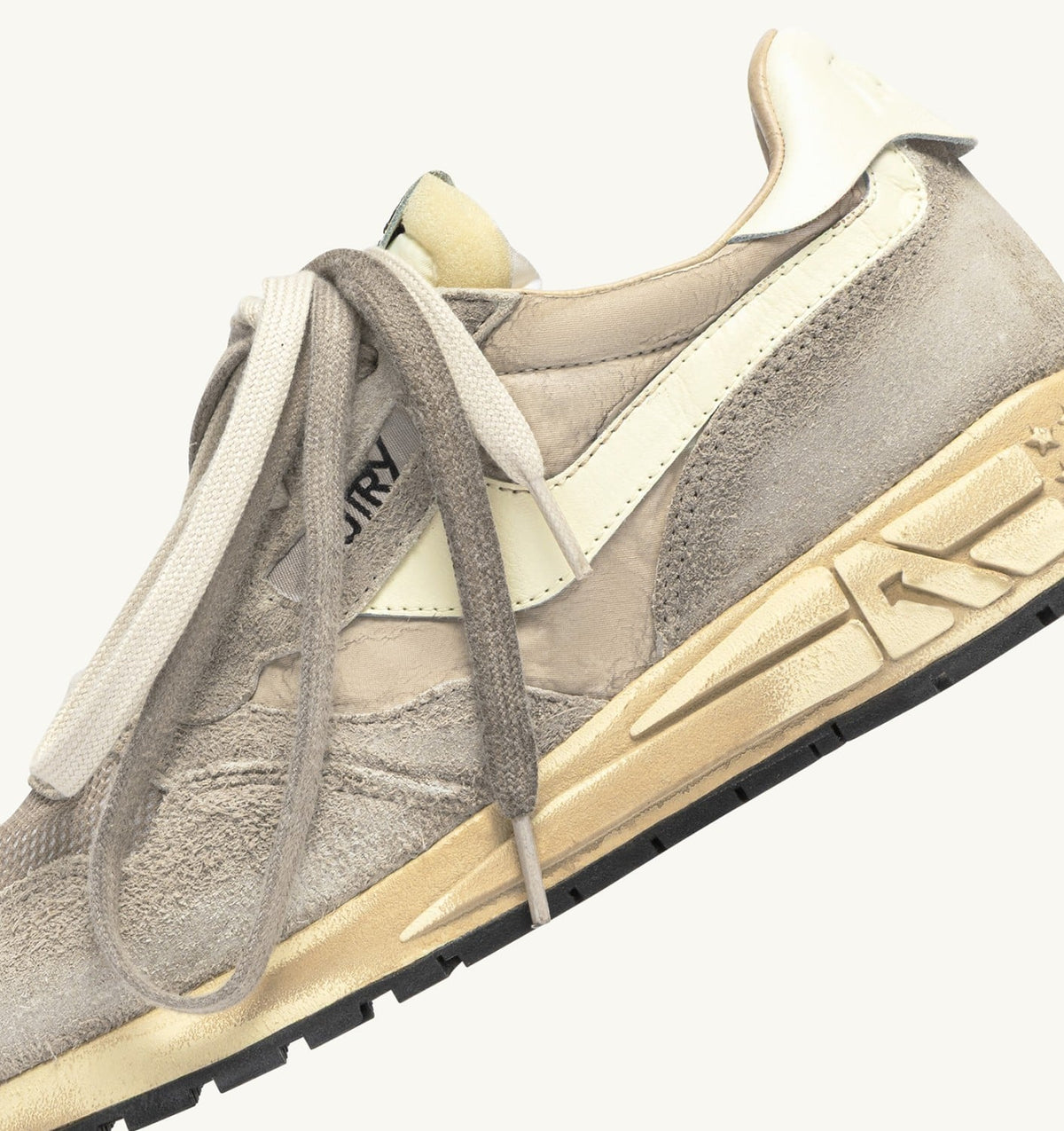 AUTRY REELWIND SUPER VINTAGE SNEAKERS IN WOODSMOKE AND WHITE SUEDE AND NYLON
