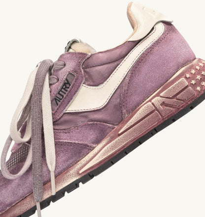 AUTRY REELWIND SUPER VINTAGE SNEAKERS IN WINDSOR WINE AND WHITE SUEDE AND NYLON
