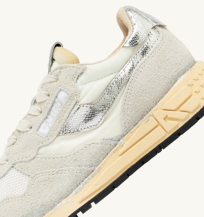 AUTRY REELWIND SUPER VINTAGE SNEAKERS IN WHITE AND SILVER SUEDE AND NYLON