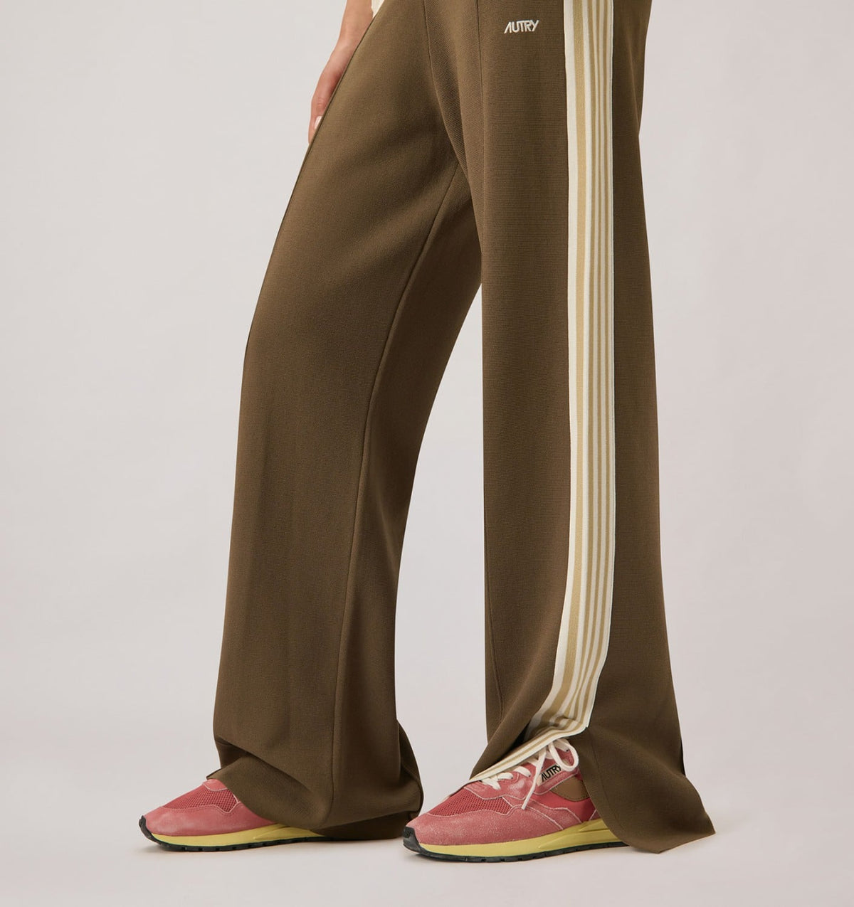 AUTRY REELWIND LOW SNEAKERS IN STRAWBERRY SUGAR AND COCONUT NYLON AND SUEDE