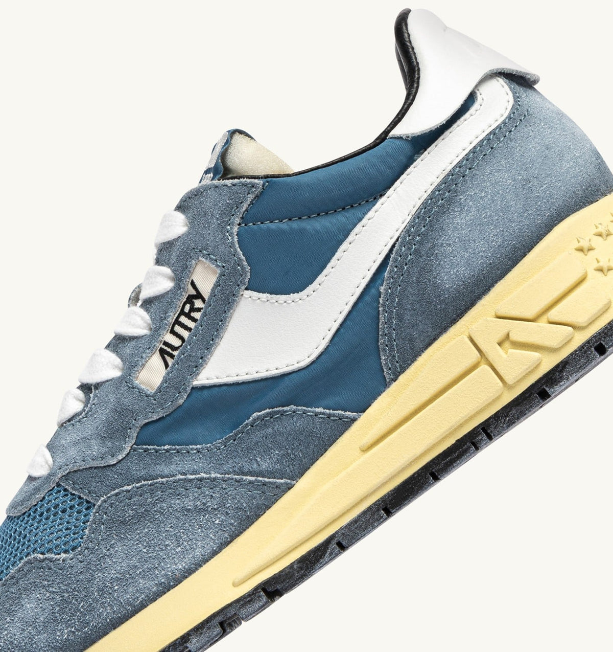 AUTRY REELWIND LOW SNEAKERS IN WHITE AND SKY SUGAR NYLON AND SUEDE