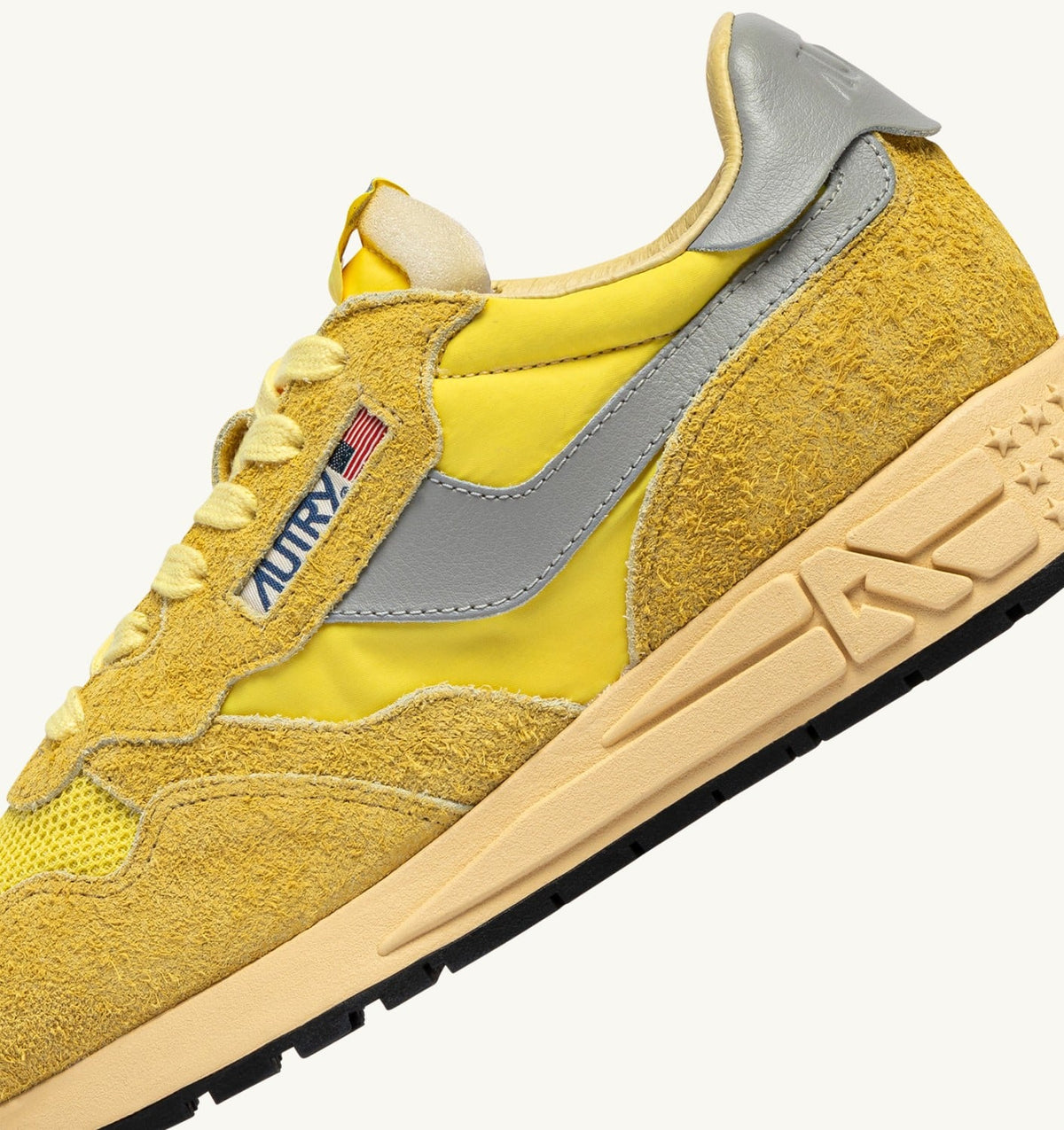 AUTRY REELWIND LOW SNEAKERS IN POPCORN AND VAPOR NYLON AND SUEDE