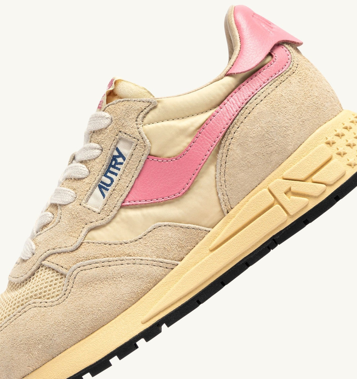 AUTRY REELWIND LOW SNEAKERS IN ECRU AND GERANIUM PINK NYLON AND SUEDE