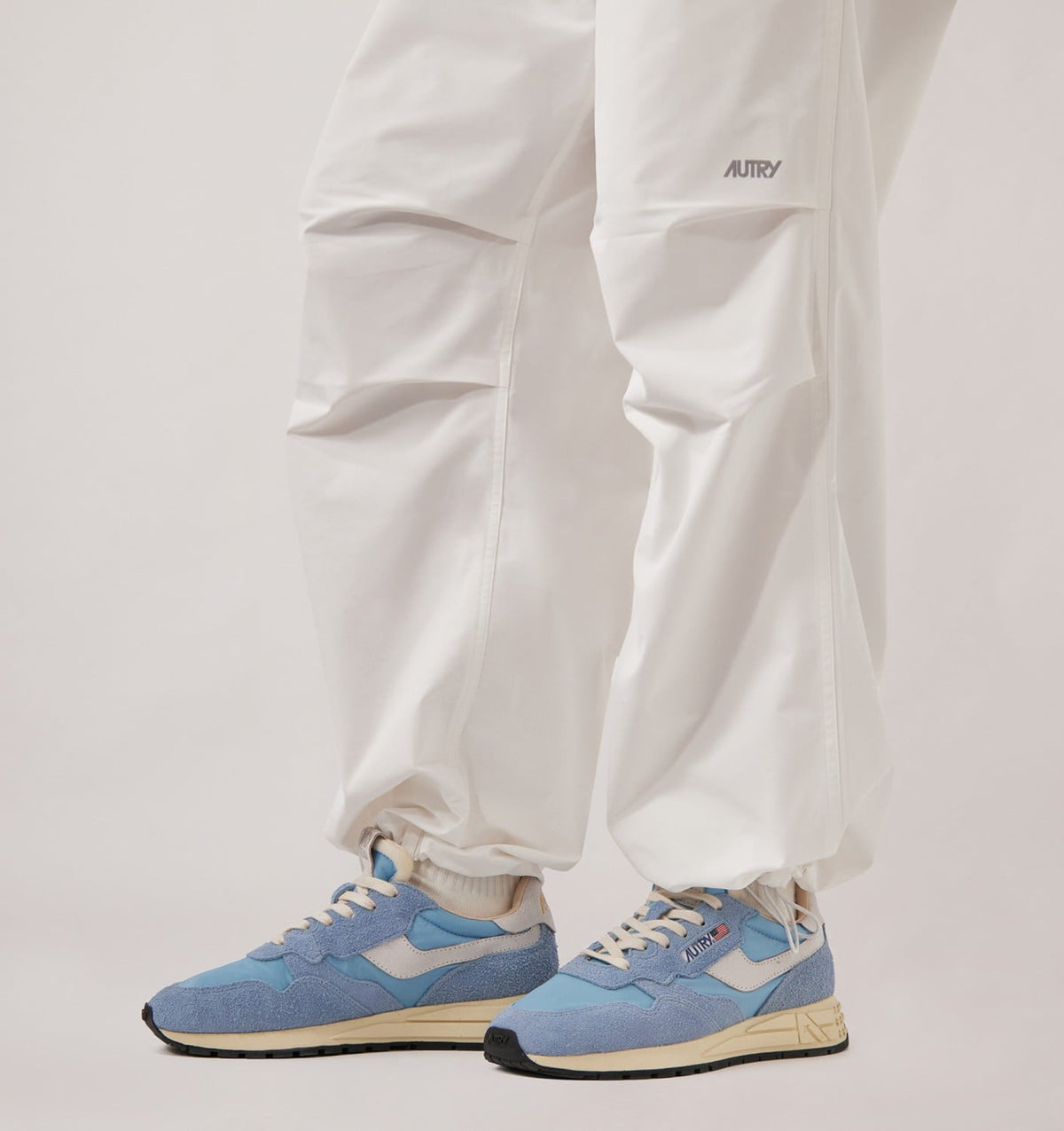 AUTRY REELWIND LOW SNEAKERS IN WHITE AND FORGET ME NOT NYLON AND SUEDE