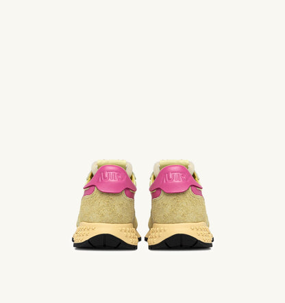AUTRY REELWIND LOW SNEAKERS IN STRAW AND CHATEAU ROSE NYLON AND SUEDE