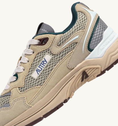 AUTRY HYPERWAY SNEAKERS IN ECRU AND SPA BLUE SUEDE AND MESH