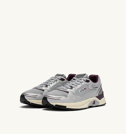 AUTRY HYPERWAY SNEAKERS IN SILVER, HARBOR MIST AND FIG SYNTHETIC LEATHER AND MESH