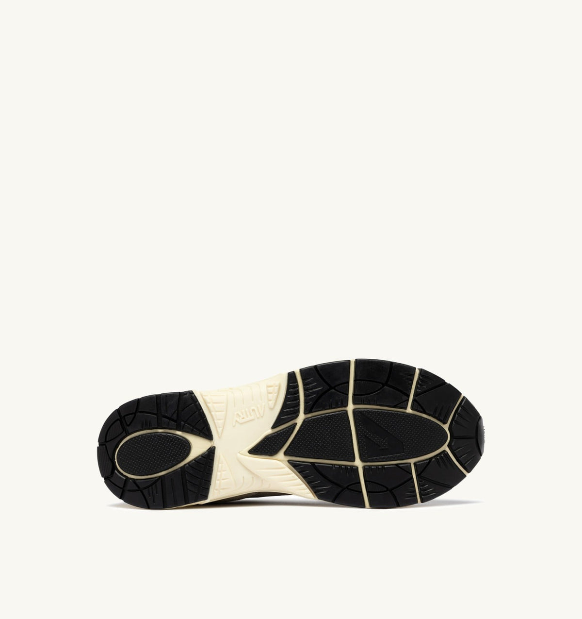 AUTRY HYPERWAY SNEAKERS IN MARSHMALLOW AND LEAD SUEDE AND MESH