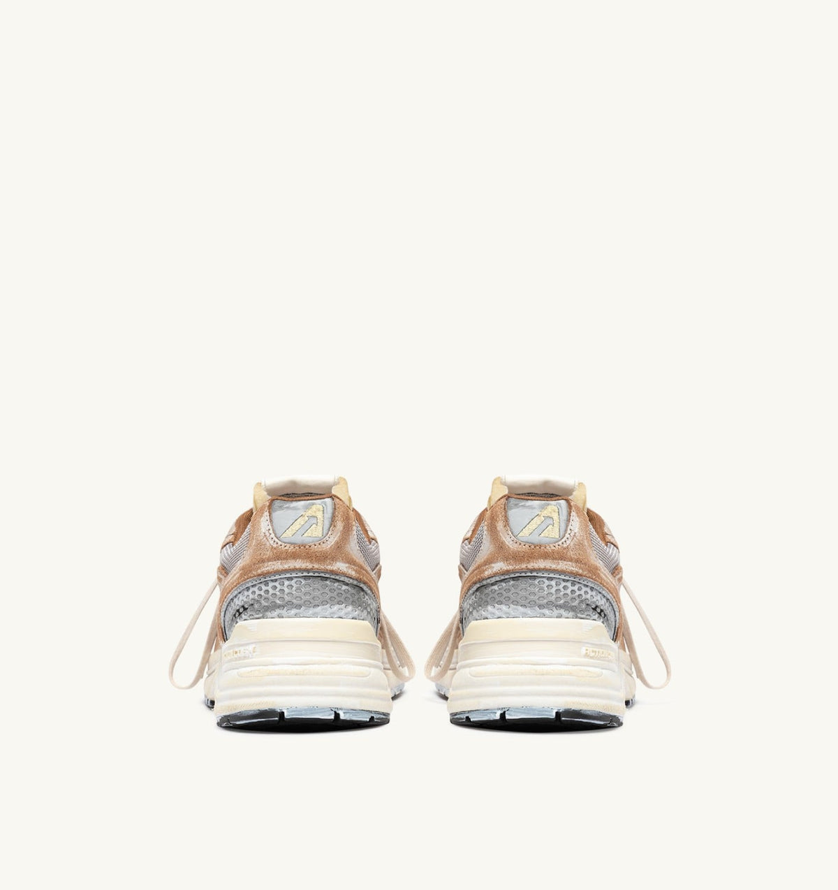 AUTRY HYPERWAY SUPER VINTAGE SNEAKERS IN MILKSHAKE AND SILVER SUEDE