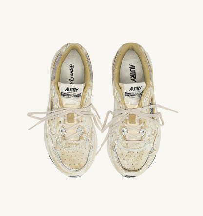 AUTRY HYPERWAY SUPER VINTAGE SNEAKERS IN YELLOW AND SILVER SUEDE