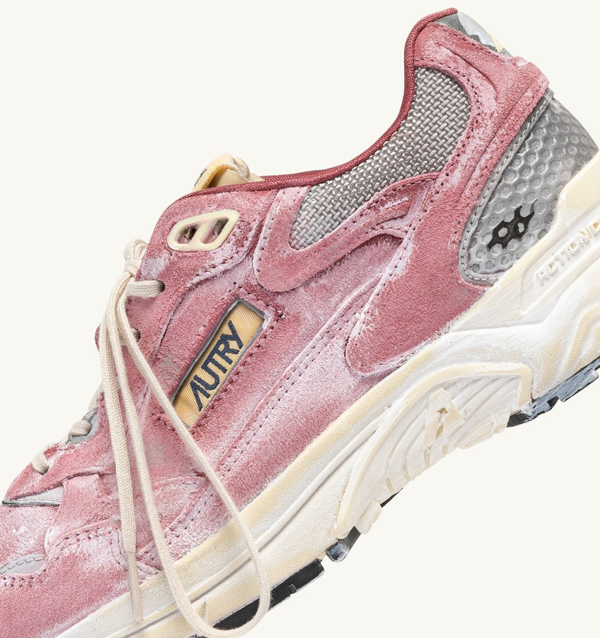 AUTRY HYPERWAY SUPER VINTAGE SNEAKERS IN BABOL AND SILVER SUEDE