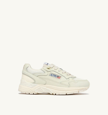 AUTRY HYPERWAY SNEAKERS IN WHISPER WHITE NAPA LEATHER AND MESH