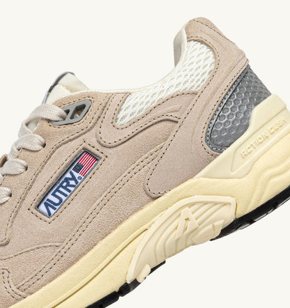 AUTRY HYPERWAY SNEAKERS IN SAND BROWN AND SILVER-TONE SUEDE AND MESH