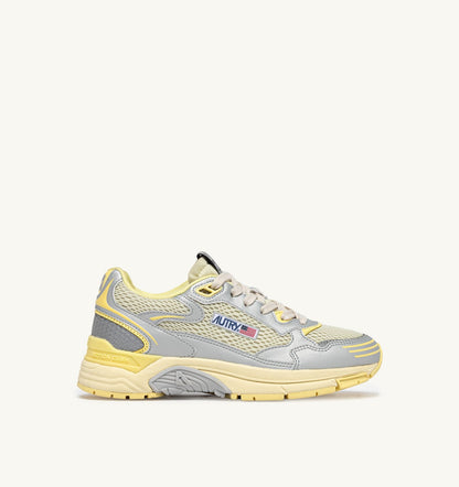 AUTRY HYPERWAY SNEAKERS IN SILVER ASPARAGUS AND LEMON MERINGUE SYNTHETIC LEATHER AND MESH