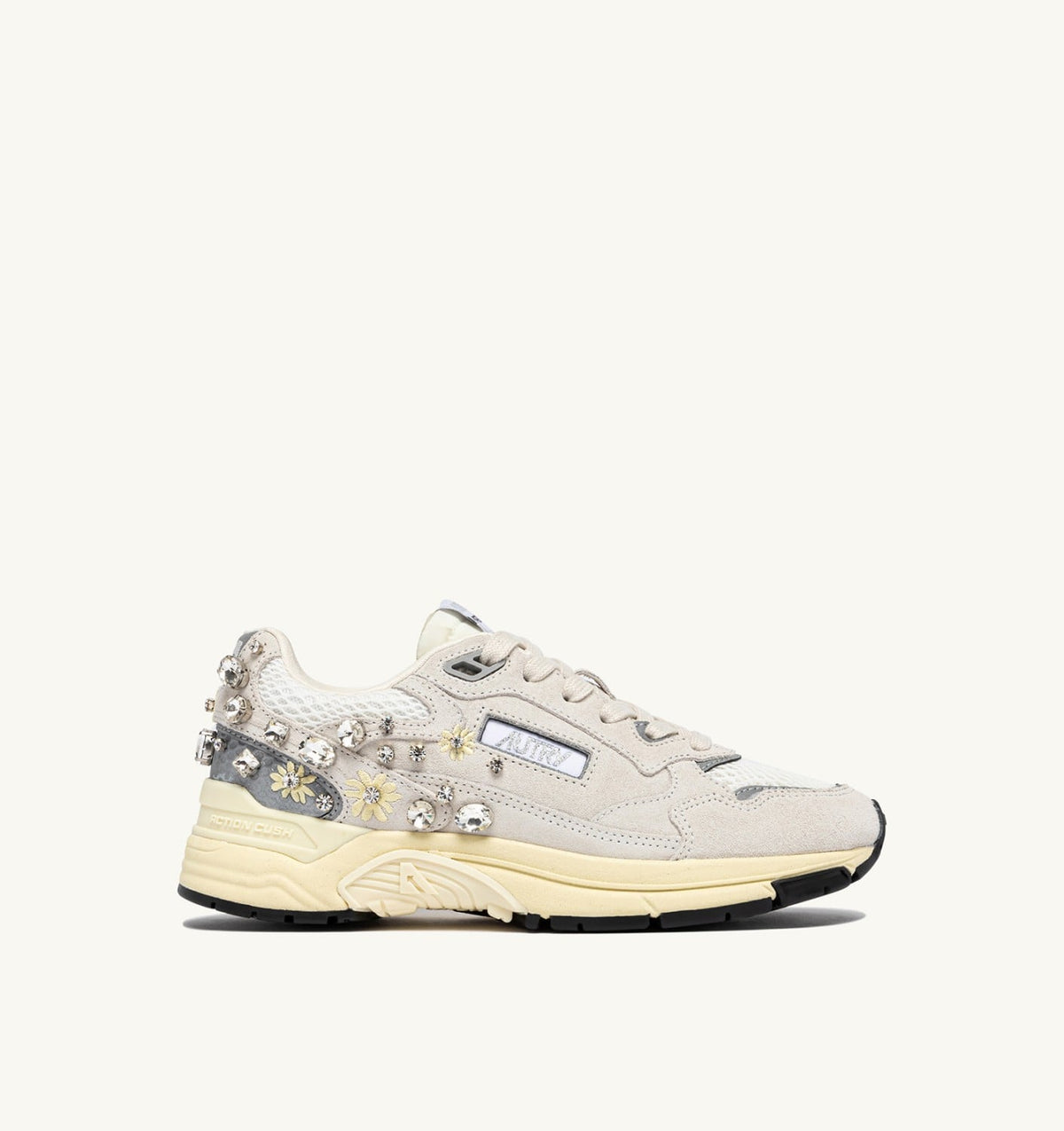 AUTRY HYPERWAY SNEAKERS IN WHITE WITH DETAILS MESH AND SUEDE