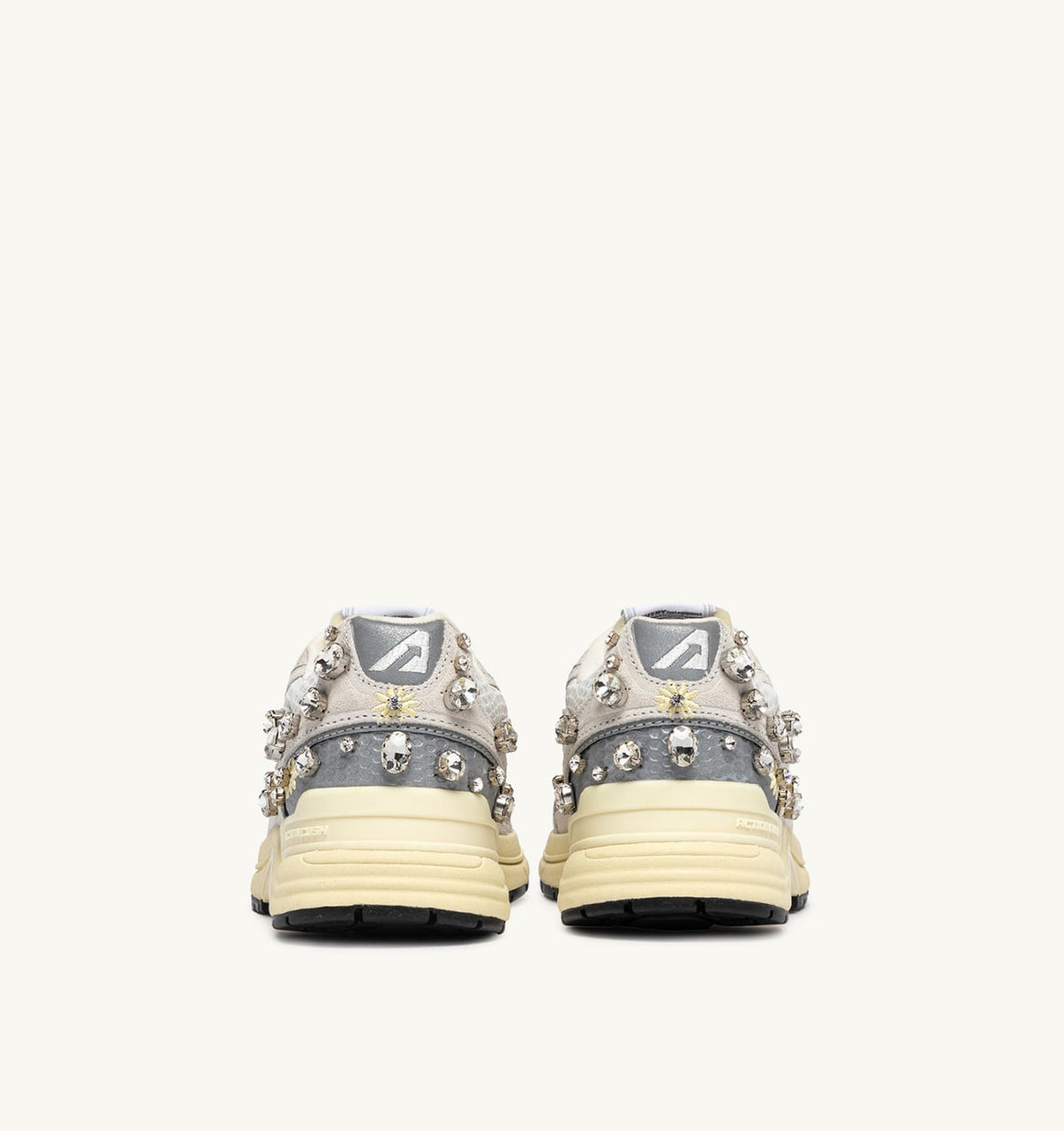 AUTRY HYPERWAY SNEAKERS IN WHITE WITH DETAILS MESH AND SUEDE