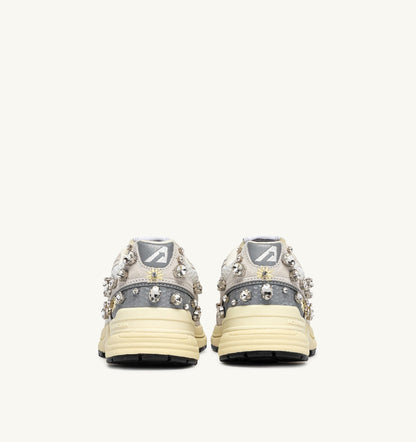 AUTRY HYPERWAY SNEAKERS IN WHITE WITH DETAILS MESH AND SUEDE