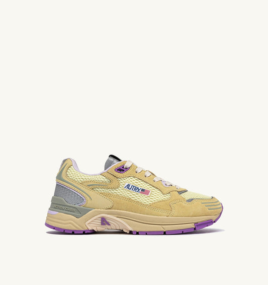 AUTRY HYPERWAY SNEAKERS IN STRAW AND ORCHID HUST MESH AND SUEDE