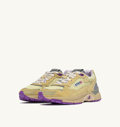 AUTRY HYPERWAY SNEAKERS IN STRAW AND ORCHID HUST MESH AND SUEDE