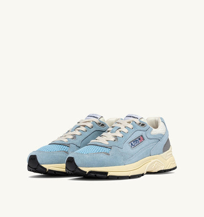 AUTRY HYPERWAY SNEAKERS IN PORTOFINO AND MARSHMALLOW MESH AND SUEDE