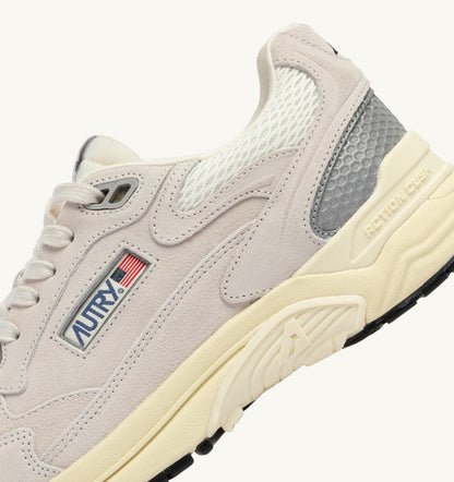 AUTRY HYPERWAY SNEAKERS IN WHITE AND SILVER MESH AND SUEDE