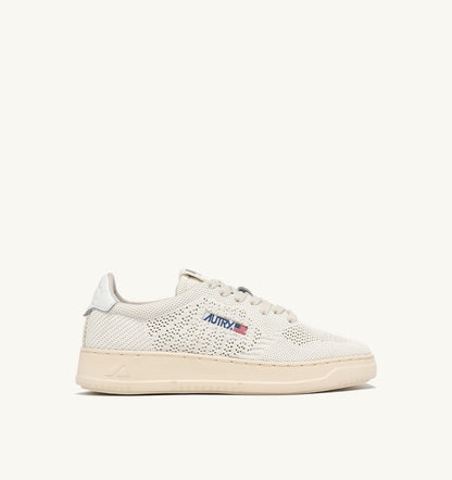 AUTRY MEDALIST EASEKNIT LOW SNEAKERS IN IVORY WHITE KNIT