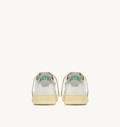 AUTRY MEDALIST LOW SNEAKERS IN WHITE LEATHER AND CLOUD SUEDE