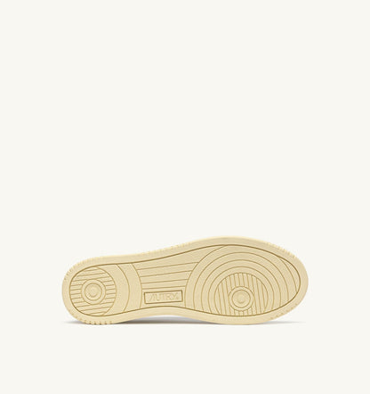 AUTRY MEDALIST LOW SNEAKERS IN WHITE LEATHER AND CLOUD SUEDE