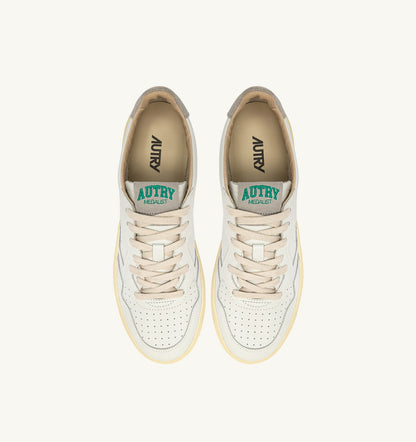 AUTRY MEDALIST LOW SNEAKERS IN WHITE LEATHER AND CLOUD SUEDE