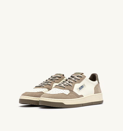 AUTRY MEDALIST LOW SNEAKERS IN COVERT GREEN AND LICORICE LEATHER AND SUEDE
