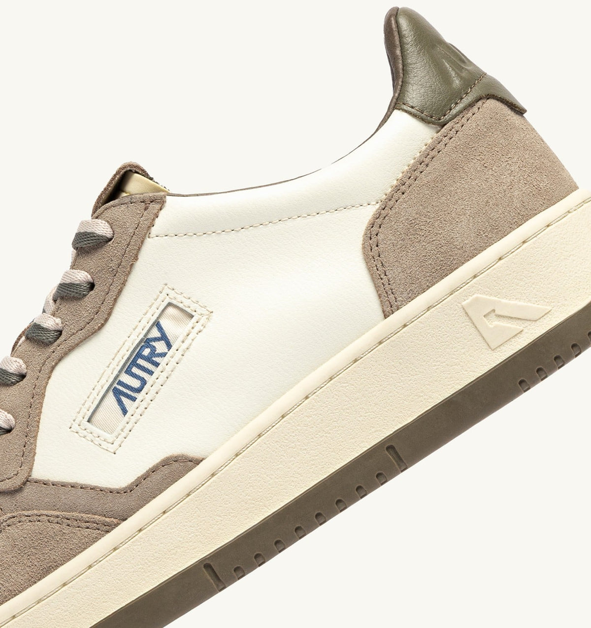 AUTRY MEDALIST LOW SNEAKERS IN COVERT GREEN AND LICORICE LEATHER AND SUEDE