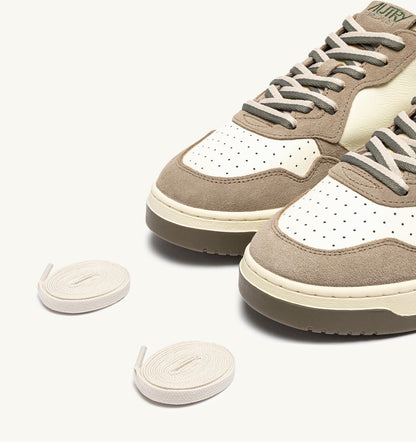 AUTRY MEDALIST LOW SNEAKERS IN COVERT GREEN AND LICORICE LEATHER AND SUEDE