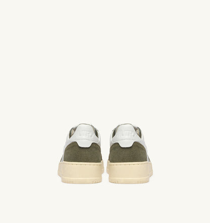 AUTRY MEDALIST LOW SNEAKERS IN WHITE LEATHER AND SMOKED GREEN SUEDE