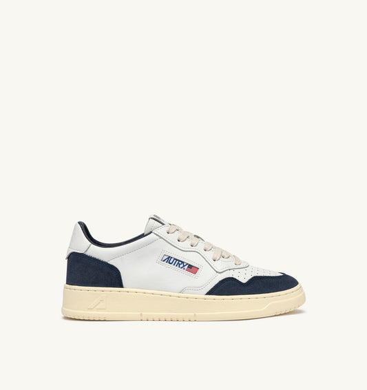 AUTRY MEDALIST LOW SNEAKERS IN WHITE LEATHER AND DENIM SUEDE