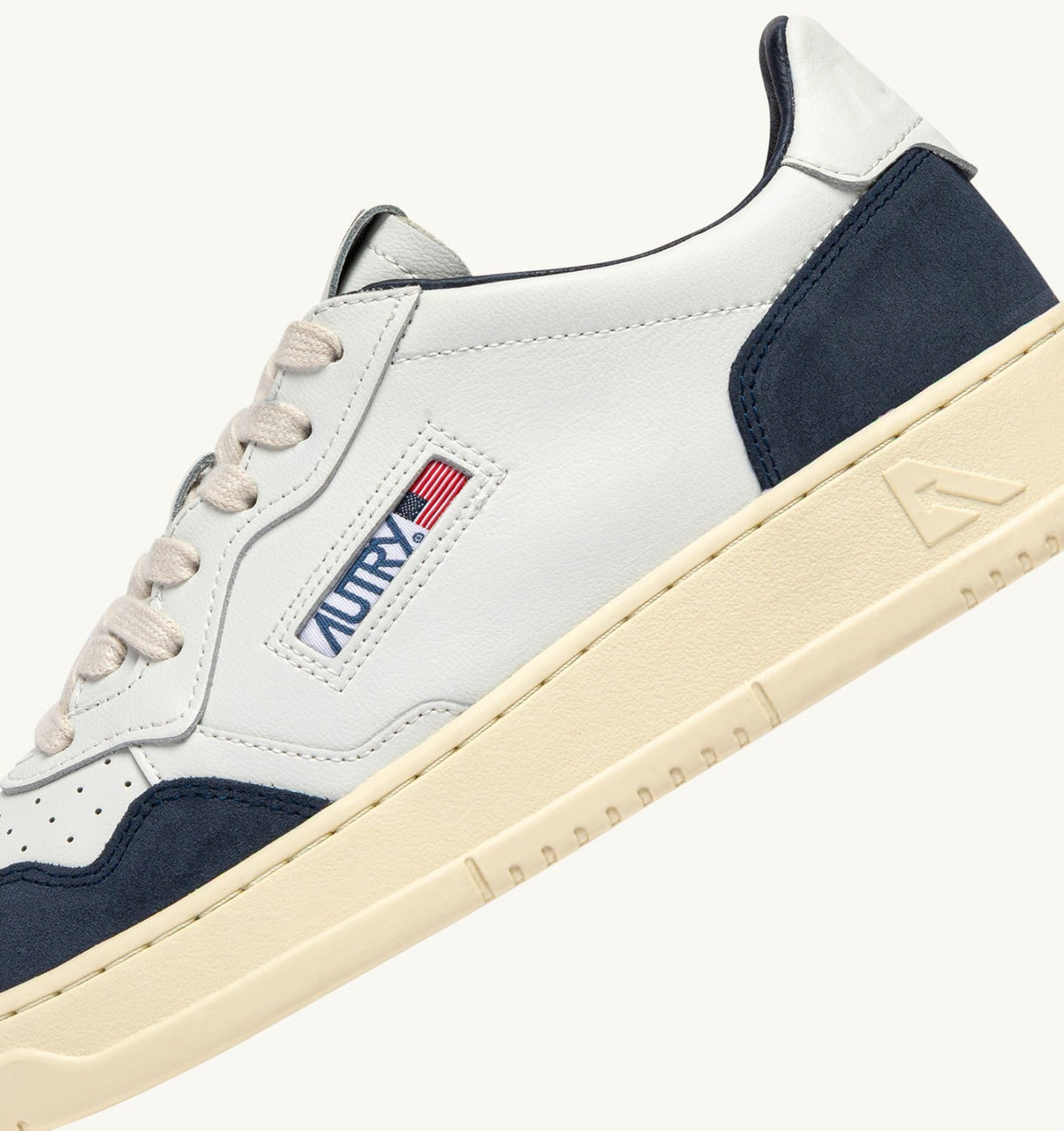 AUTRY MEDALIST LOW SNEAKERS IN WHITE LEATHER AND DENIM SUEDE