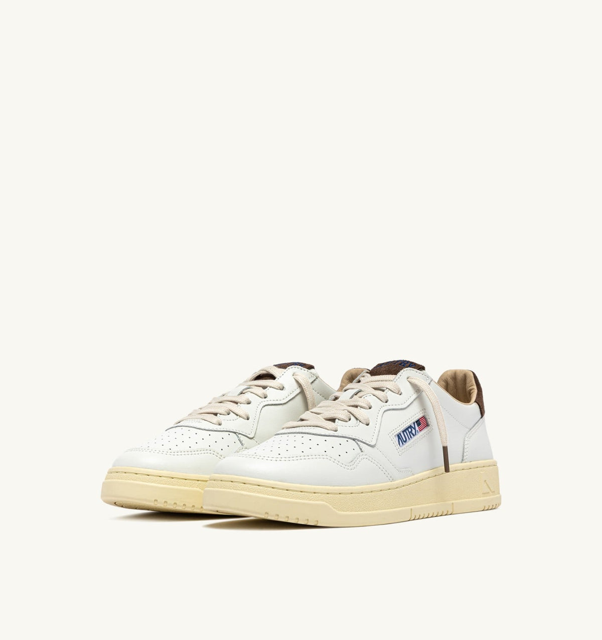 AUTRY MEDALIST LOW SNEAKERS IN WHITE LEATHER AND CHOCOLATE CHIP SUEDE
