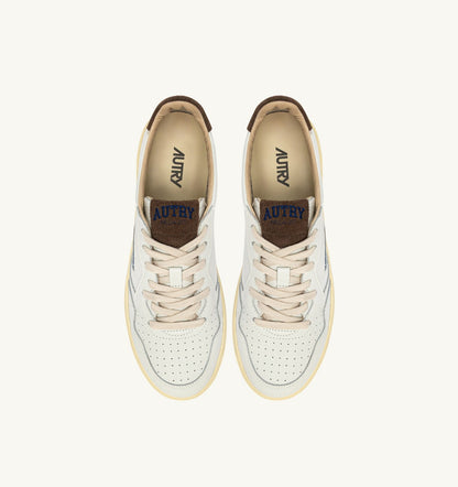 AUTRY MEDALIST LOW SNEAKERS IN WHITE LEATHER AND CHOCOLATE CHIP SUEDE