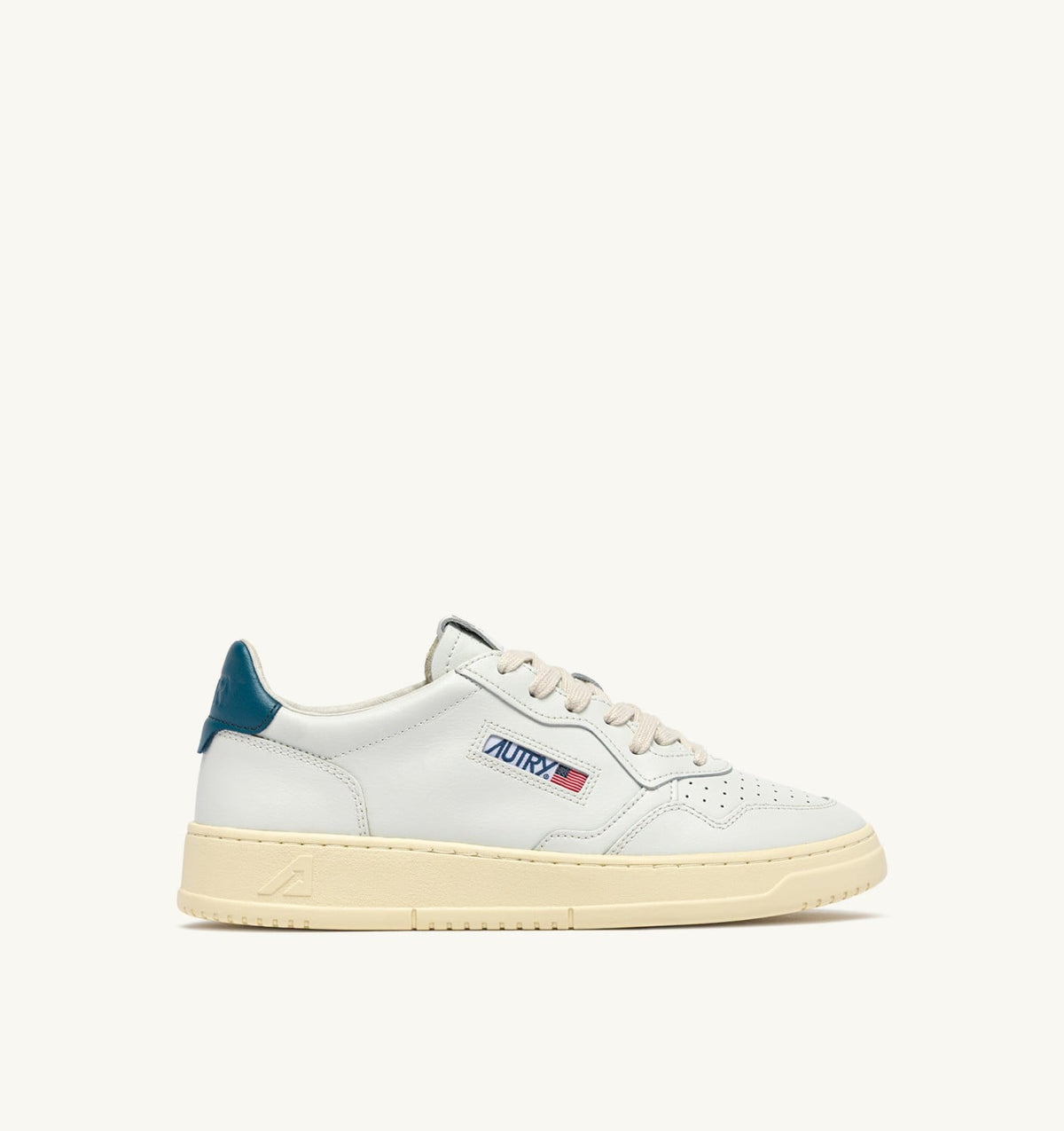 AUTRY MEDALIST LOW SNEAKERS IN WHITE AND MALLARD BLUE LEATHER
