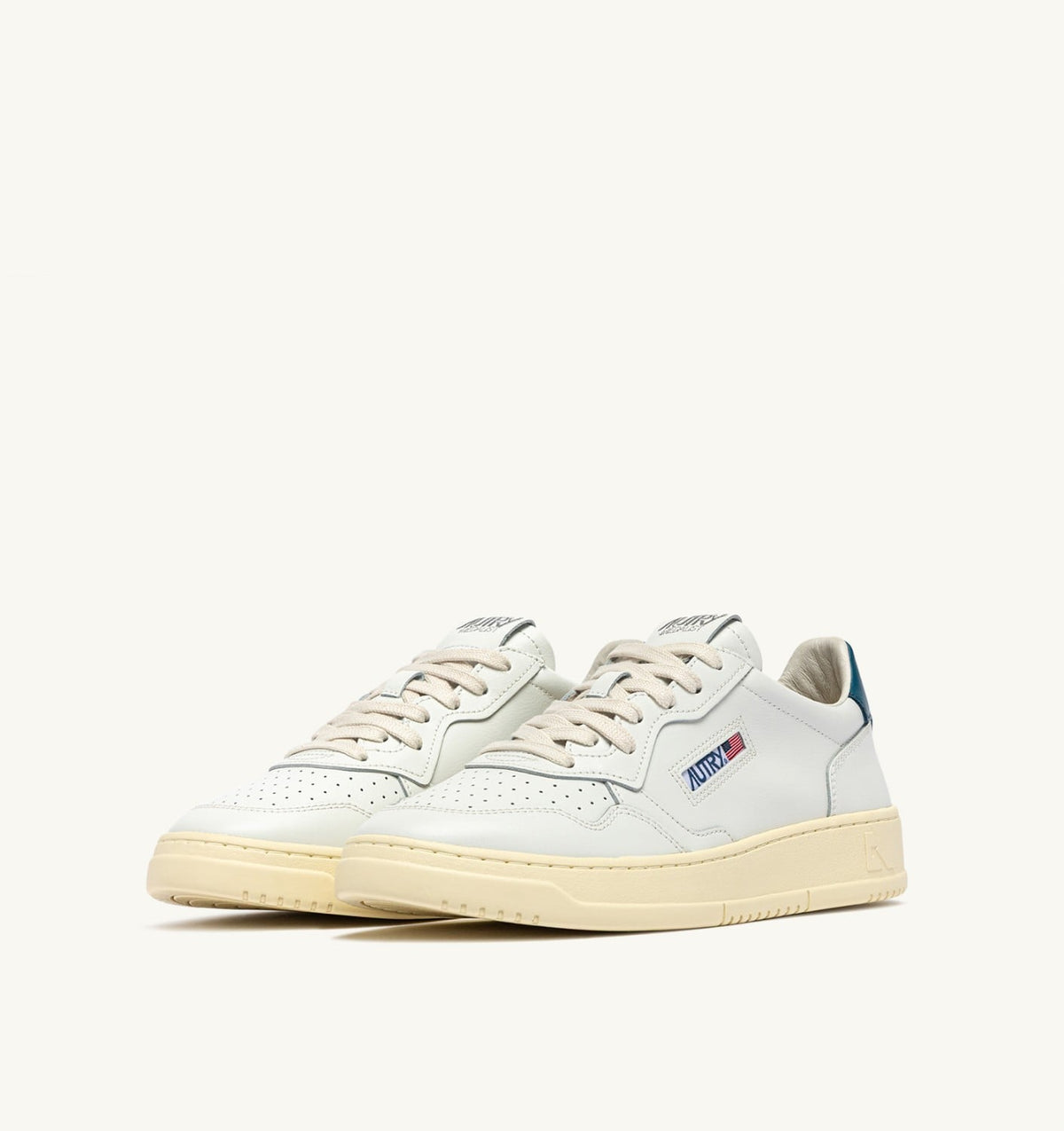 AUTRY MEDALIST LOW SNEAKERS IN WHITE AND MALLARD BLUE LEATHER