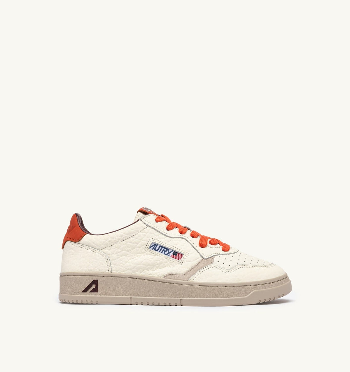AUTRY MEDALIST LOW SNEAKERS IN SAND AND PUMPKIN LEATHER