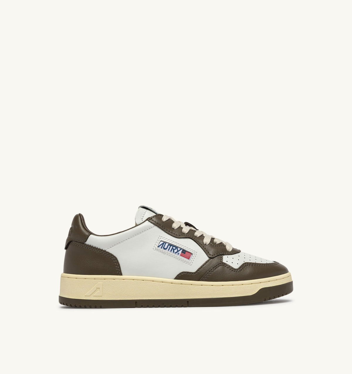 AUTRY MEDALIST LOW BICOLOR SNEAKERS IN WHITE AND CHOCOLATE LEATHER