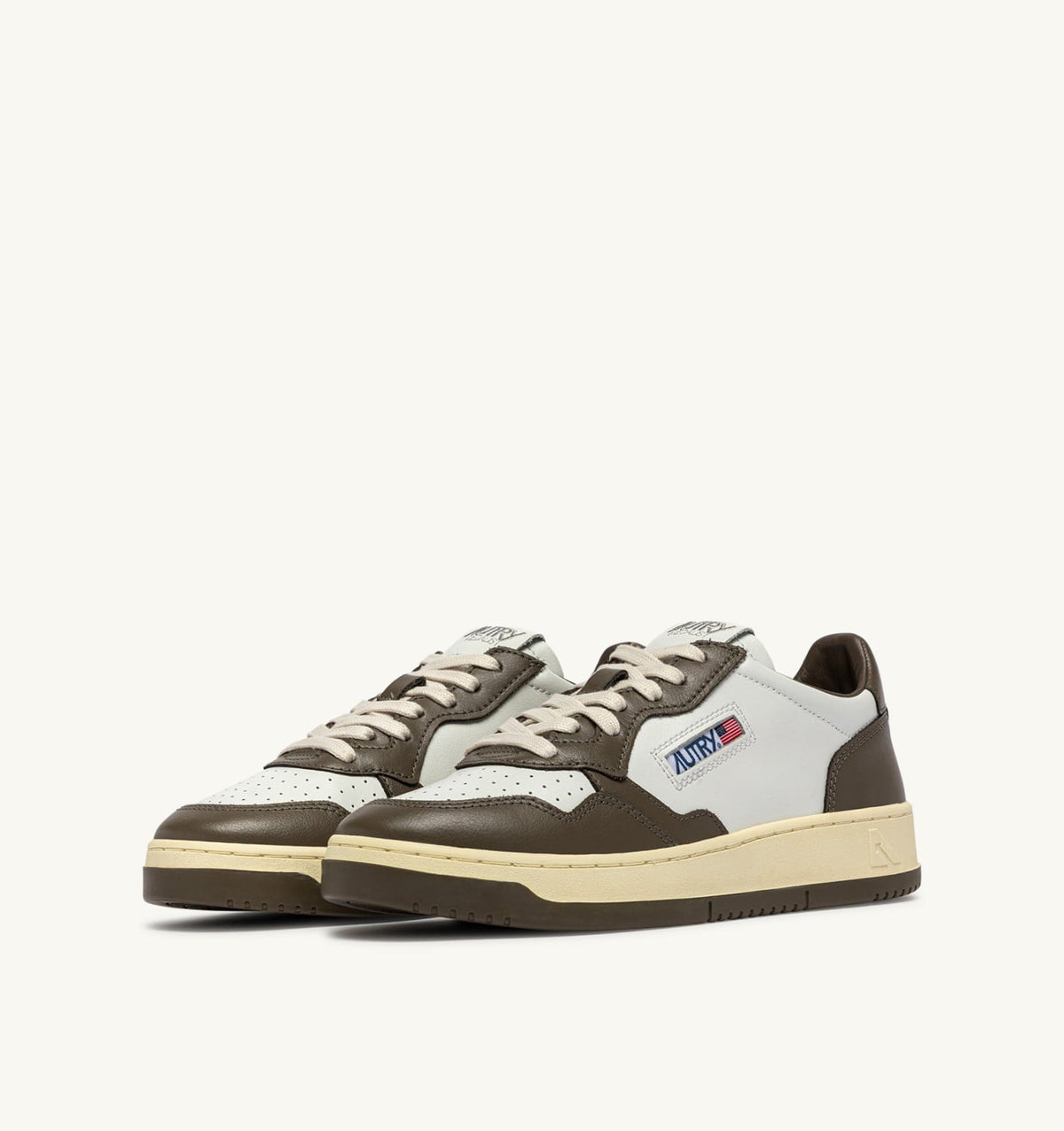 AUTRY MEDALIST LOW BICOLOR SNEAKERS IN WHITE AND CHOCOLATE LEATHER